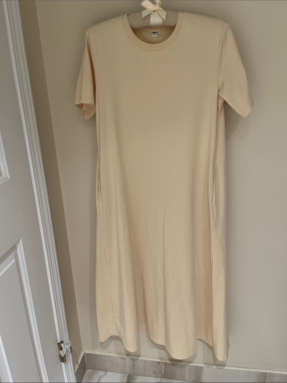Uniqlo AIRism Soft Cream Crewneck Short-Sleeve Dress Size US XS